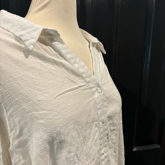 Heartloom white button top - Picture 2 of 4